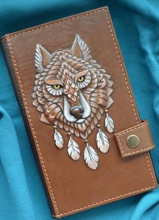 Коричневий шкіряний гаманець "дух вовка"2 фото