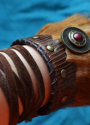 Стильный кожаный браслет из кожи игуаны и меха лисы1 фото