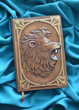 Коричневый кожаный блокнот "лев - царь зверей"1 фото