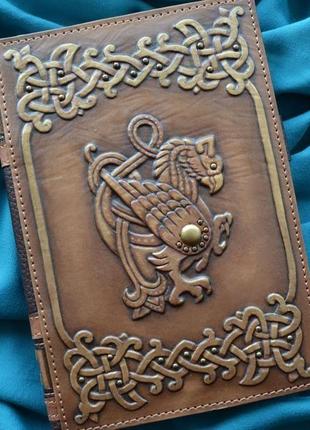 Коричневый кожаный блокнот "кельтский грифон"2 фото