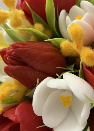 Яркий букет тюльпанов из сувенирного мыла4 фото