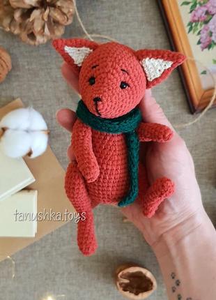 Маленький лисенок, в наличии