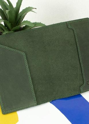 Обкладинка на паспорт шкіряна handycover зелена патріотична3 фото