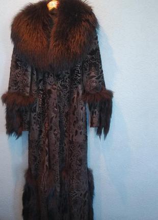 Шикарное длинное кожаное пальто отороченное мехом