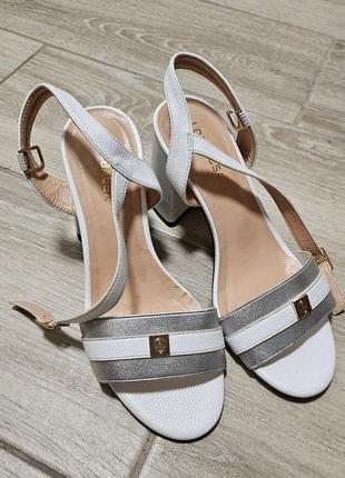 Нові босоніжки 36р 23-23,5см