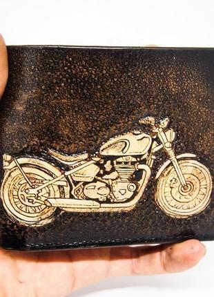 Кожаный коричневый кошелек боббер, кожаный кошелек ручной работы с рисунком мотоцикла5 фото