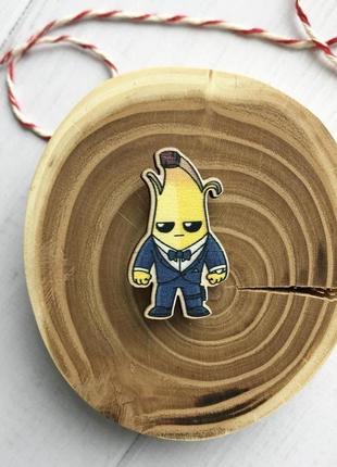 Деревянный значок "fortnite банан агент peely"1 фото