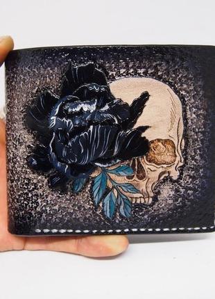 Кожаный кошелек череп с черным пионом, кожаный стильный кошелек ручной работы2 фото