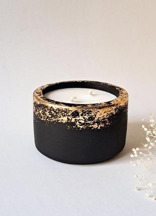 Соєва свічка з золотою поталлю ручної роботи у подарунковій коробці1 фото