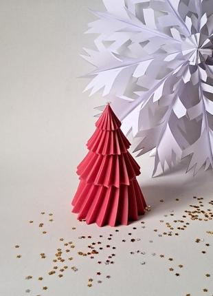 Свеча новогодняя елка "красный цвет" в подарочной коробке1 фото