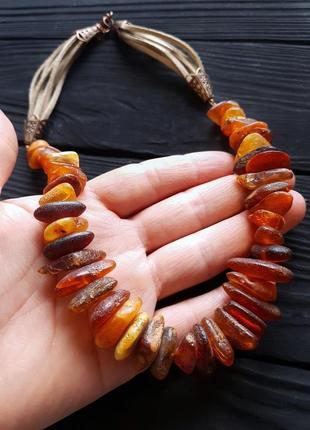 Комплект "янтарная осень встретилась с зимой" колье серьги