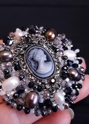 Комплект брошка і срібні сережки з натуральними перлами та камеєю2 фото