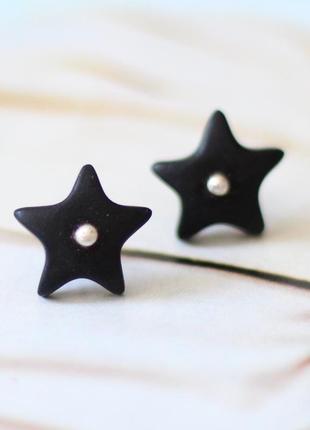 Сережки чорні зірки з ебенового дерева і срібною вставкою. різьба по дереву2 фото