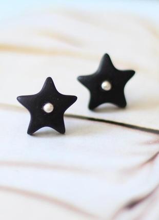 Сережки чорні зірки з ебенового дерева і срібною вставкою. різьба по дереву1 фото