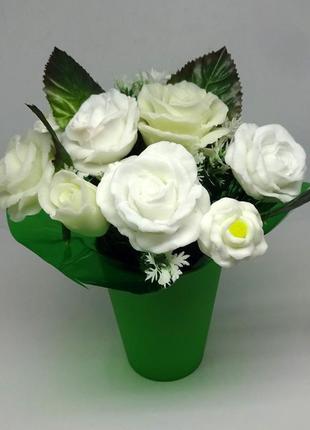 Букет білих троянд мило