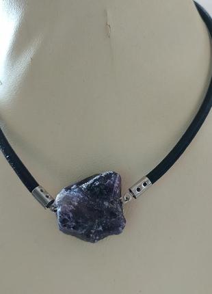 Чокер кожаный с необработанным аметистом ′горизонт′