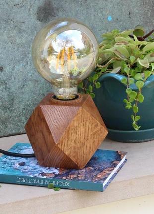 Настільний світильник у стилі лофт. лампа едісона.кубічний світильник з дерева дуба.