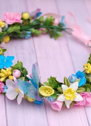 Весенний венок веночек с цветами и бабочками желто-голубо-розовые3 фото