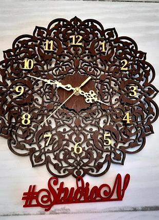 Авторські годинники настінні з дерева"ажур" 30х30 см