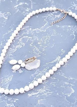 Позолочені сережки з натуральними перлами та кристалами сережки з перлами святкові2 фото