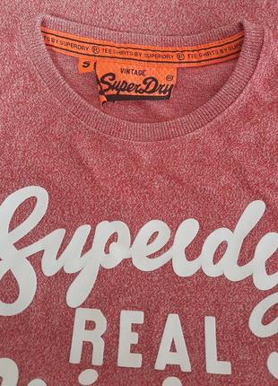 Шикарна футболка червоного кольору з яскравим силіконовим принтом superdry made in turkey8 фото