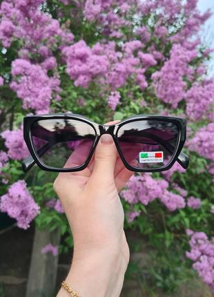 Солнцезащитные женские очки prada