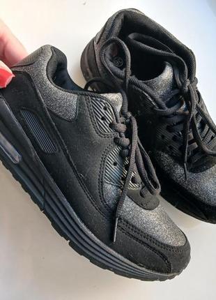 Кросівки жіночі marines