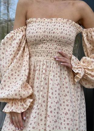 Длинное платье из натуральной ткани с длинными объемными рукавами5 фото