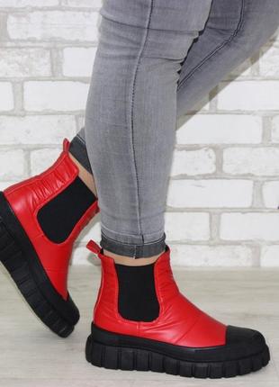 Жіночі червоні черевики демісезонні з плащової тканини на високій підошві. червоний2 фото