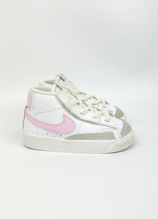 Шкіряні кросівки nike blazer mid 77 da4088-106 оригінал високі білі на дівчинку розмір 22.5 - 232 фото