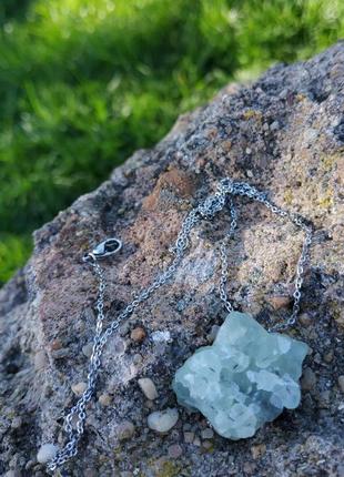 Ланцюжок з необробленим зеленим флюоритом ′флюорит′