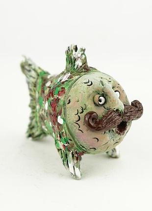 Фігурка у вигляді риби "риба-джентльмен з вусами"