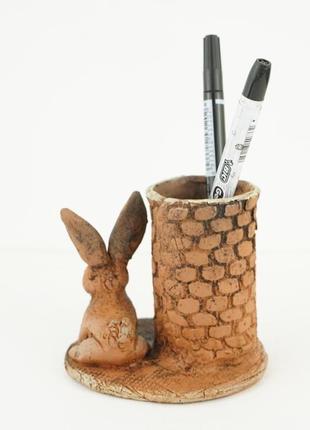 Карандашница з зайчиком подарунок дитині статуетка під олівці та ручки4 фото