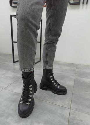 Шкіряні черевики -берці чорного кольору на масивній підошві,осінь-зима2 фото