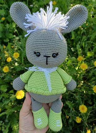 Вязаный зайчик, игрушка ручной работы заяц, зайка, мягкая игрушка.