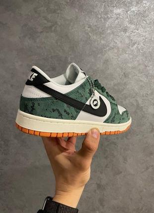 Nike dunk low “green snakeskin” 2