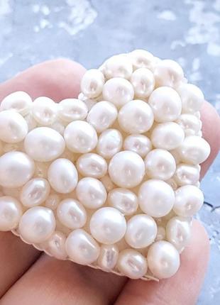 Брошка серце з натуральних перлів високого класу брошь белого жемчуга подарок 8 марта жене девушке2 фото