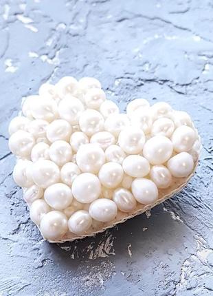 Брошка серце з натуральних перлів високого класу брошь белого жемчуга подарок 8 марта жене девушке3 фото