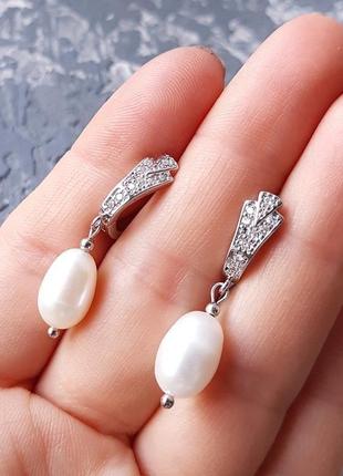 Сережки з великими натуральними перлами у формі краплі