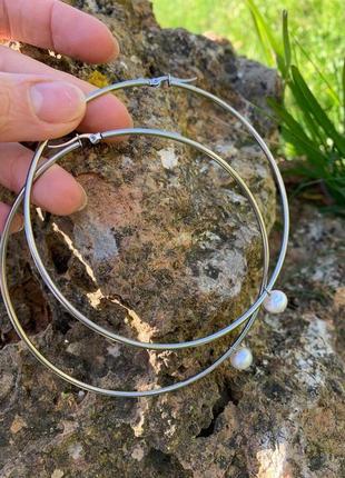 Серьги - кольца стальные с белым жемчугом ′ундина′5 фото