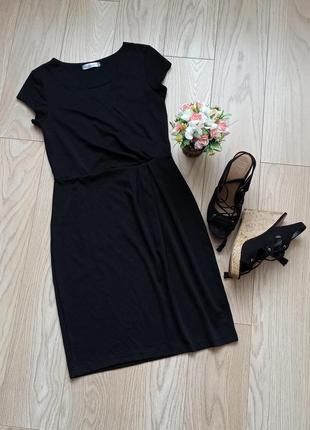 Классическое черное платье