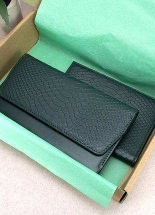 Подарочный женский набор №91: кошелек leona + обложка на паспорт (зеленый питон)2 фото