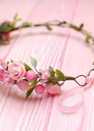 Асиметричний вінок віночок з квітами рожевий3 фото