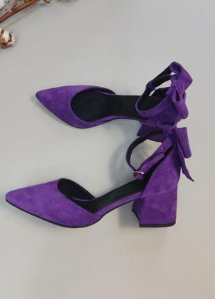 Фиолетовые замшевые босоножки с острым носком6 фото