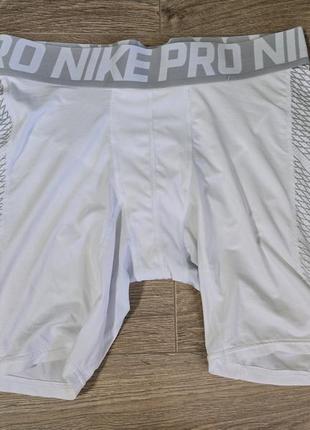 Nike pro