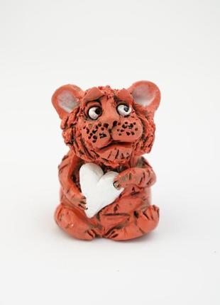 Статуетка тигр тигр з серцем подарунок у рік тигра4 фото