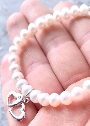 Браслет з натуральних перлів у сріблі з кристалами 2 серця подарунок на 8 березня