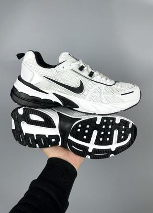 Nike vomero 5 white