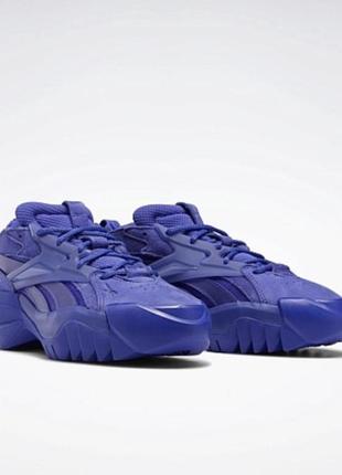 Кроссовки Крутий теплий пуховик з капюшоном reebok розмір s
