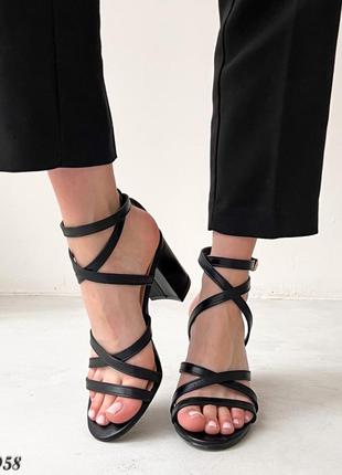 Женские босоножки на каблуке низкий блочный квадратный каблук босоножки с ремешками на завязках на каблуках2 фото